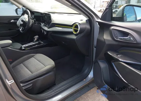 2025 Chevrolet Trax Fwd Lt из США, поврежденный, VIN KL77LHEP8SC211214